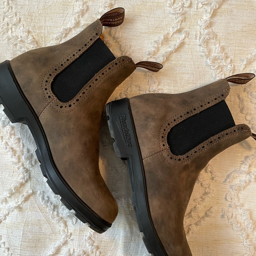 Blundstone Chelsea boots size 9